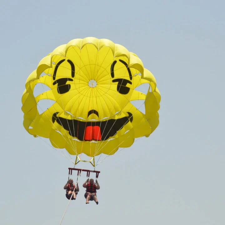 Parasailing (16)