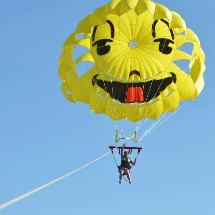 Parasailing (6)